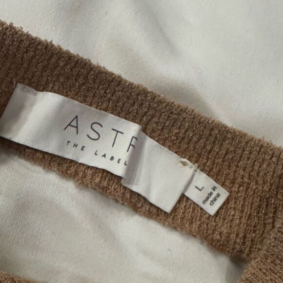Women's Tan Sweater - Picture 3 of 3